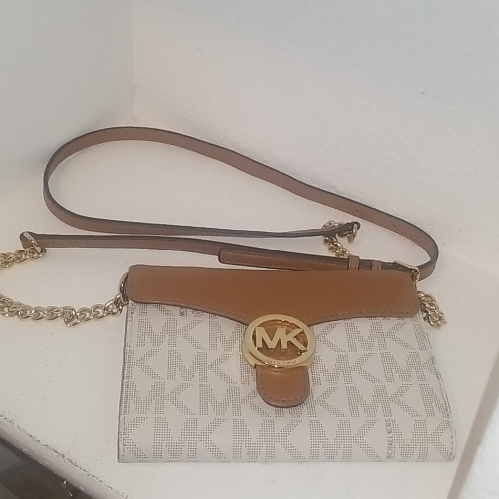 Michael Kors Vanna Crossbody